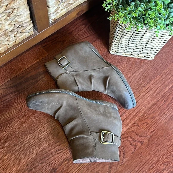 Dansko Burnished Nubuck Lia Wedge Bootie Size 40 (9.5) - Picture 7 of 14